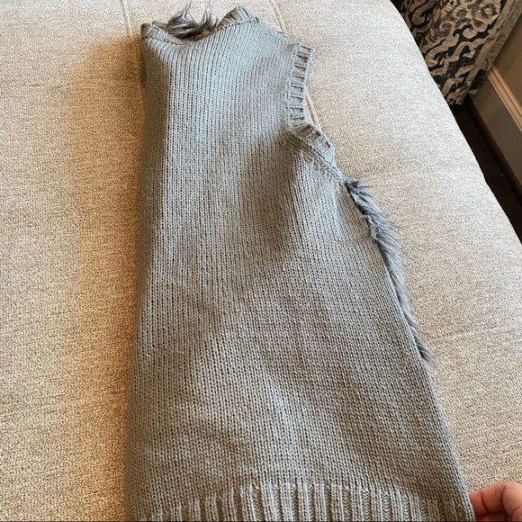 Xhiliration - Gray Fur Vest. Excellent condition. Size Large. - Picture 2 of 5